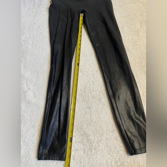 Spanx Faux Leather Leggings Size Large - Picture 12 of 12
